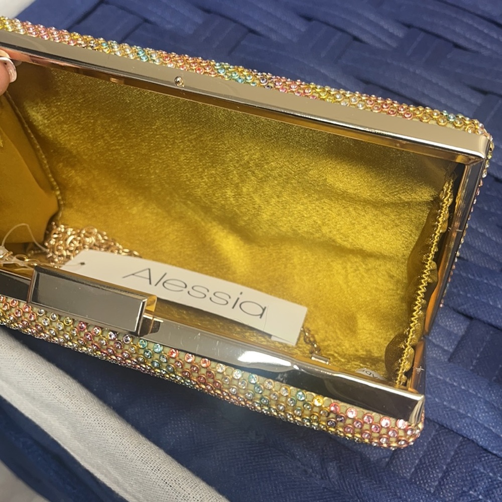 ❤️🌸🎉🩷 COLOR FILLED CLUTCH - Picture 5 of 7